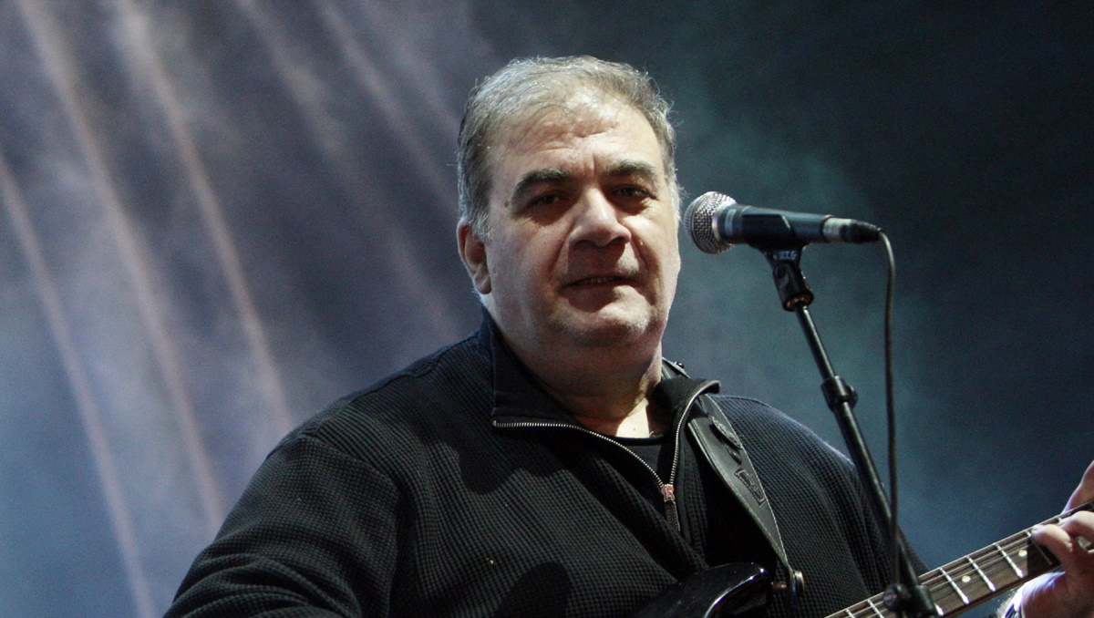Δημήτρης Σταρόβας: Έπαιξε κιθάρα για πρώτη φορά μετά το εγκεφαλικό που υπέστη