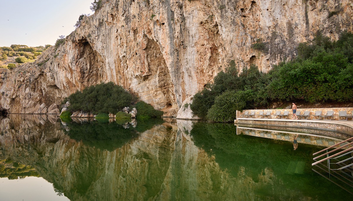 Λίμνη Βουλιαγμένη: Ο ανανεωμένος καλοκαιρινός προορισμός στην Αθηναϊκή Ριβιέρα