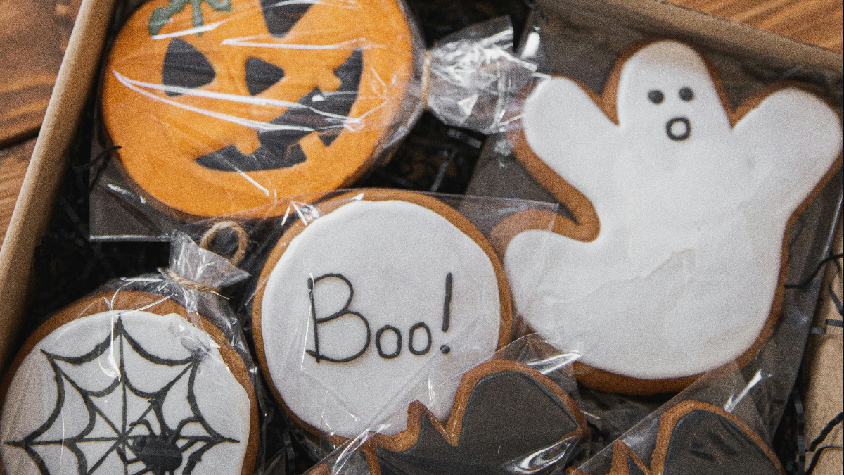 Φτιάξτε εύκολα και γρήγορα λαχταριστά Halloween cookies