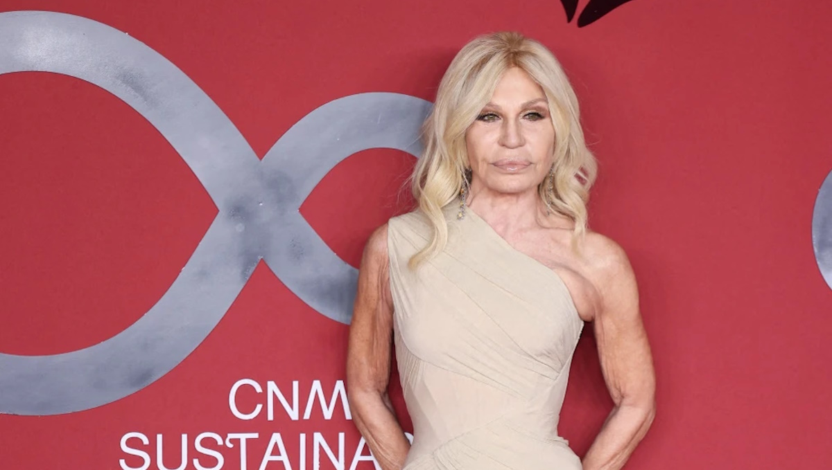 Donatella Versace: Αποχωρεί από την προεδρία του οίκου! – Ποιος θα είναι ο νέος της ρόλος;