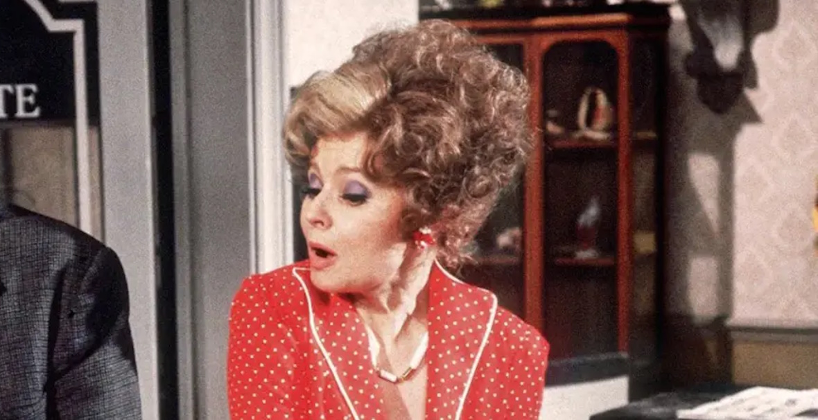 Πέθανε η Προυνέλα Σκέιλς, γνωστή για τον ρόλο της ως «Σίμπιλ» στο «Fawlty Towers»